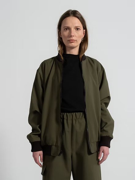 1ER MAI - Reversible Bomber Jacket in Olive Green/Black