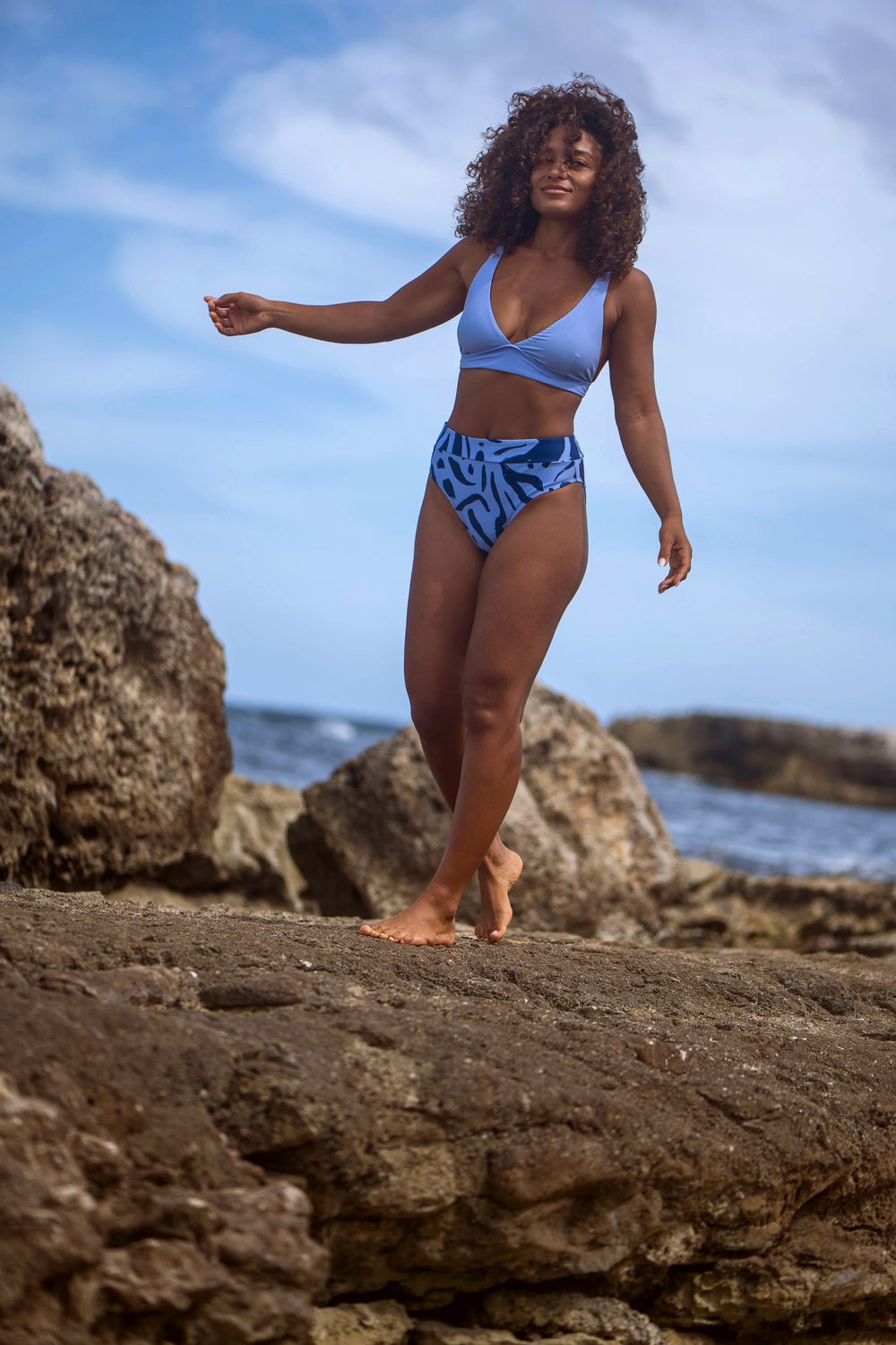 (PRE-ORDER) LAUREN - Bikini top in baby blue